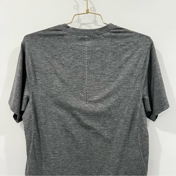 Lululemon Athleisure Heathered Gray Tee Shirt Short Sleeve Size Small - Picture 3 of 7